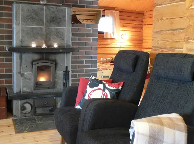 Mökki Kukasjärvi: olohuone ja tupa