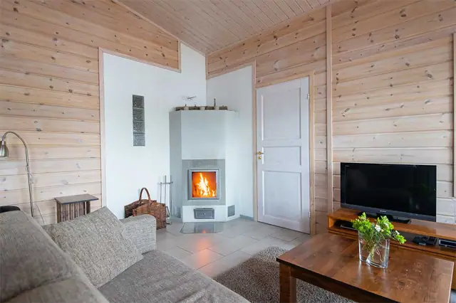 Villa Kukasjärvi: olohuone ja tupa