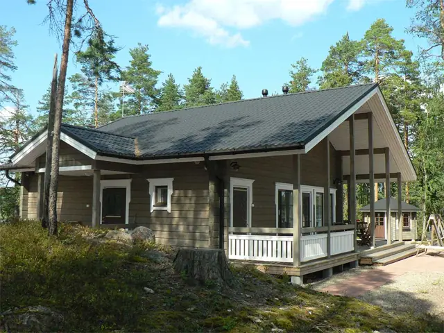 Villa Kukasjärvi: mökki ulkoa