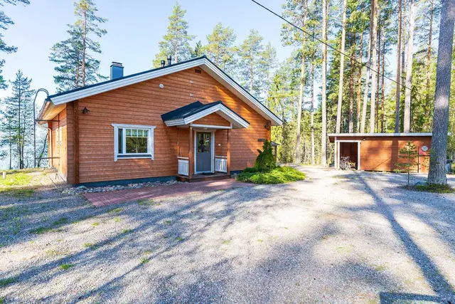 Villa Tuomas: mökki ulkoa